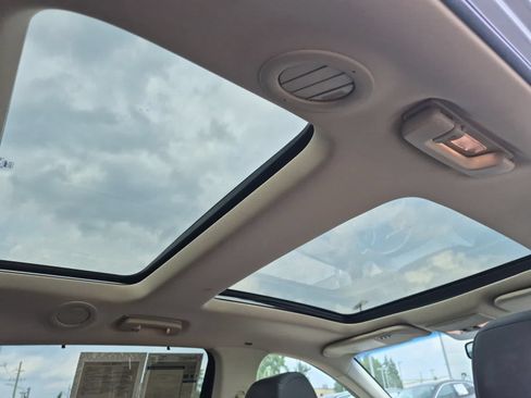 Used 2019 Lincoln MKT AWD image 22