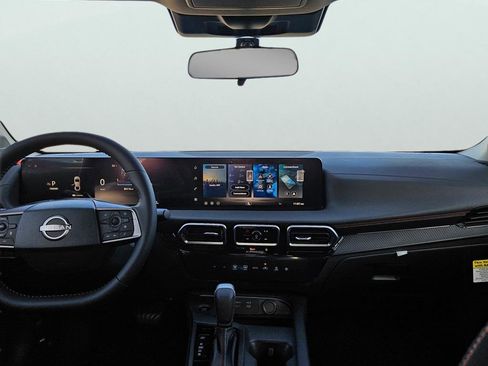 New 2026 Nissan Sentra SR w/ Floor Mat Package FWD image 11