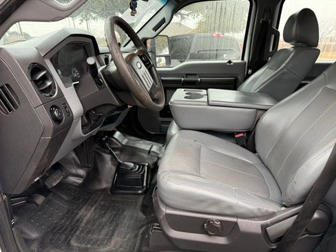 Used 2013 Ford F550 4x4 Crew Cab Super Duty w/ Payload Upgrade Pkg image 11