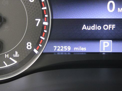 Used 2023 Nissan Armada SL w/ Captain's Chairs Package image 11