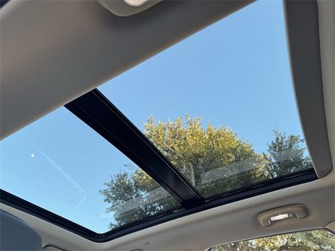 Used 2019 Cadillac XT5 Luxury image 28