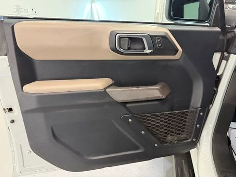 Used 2023 Ford Bronco Wildtrak image 14