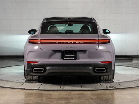 Used 2024 Porsche Panamera RWD image 10