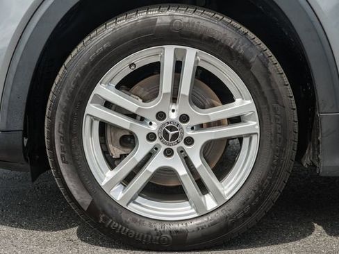 Used 2022 Mercedes-Benz GLB 250 4MATIC w/ Premium Package Lite image 18