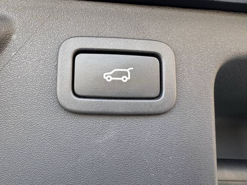 Used 2017 Land Rover Discovery Sport HSE AWD/4WD image 25