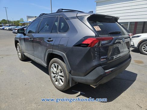 Used 2025 Toyota RAV4 XLE Premium image 10