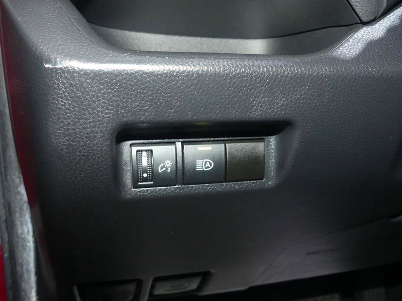 Used 2021 Toyota RAV4 XLE AWD/4WD image 29