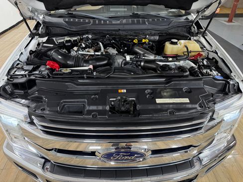 Used 2018 Ford F350 Lariat w/ Lariat Ultimate Package AWD/4WD image 11