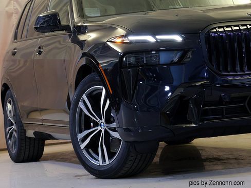 Used 2027 BMW X7 xDrive40i w/ M Sport Package AWD/4WD image 4
