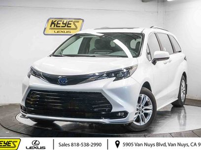 Used 2025 Toyota Sienna XLE w/ XLE Plus Package