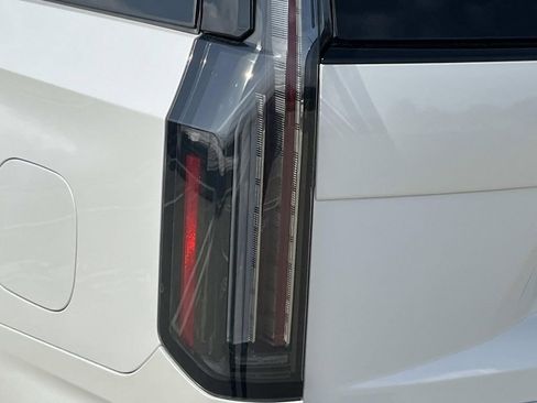 Certified 2025 Cadillac Escalade Sport Platinum image 10