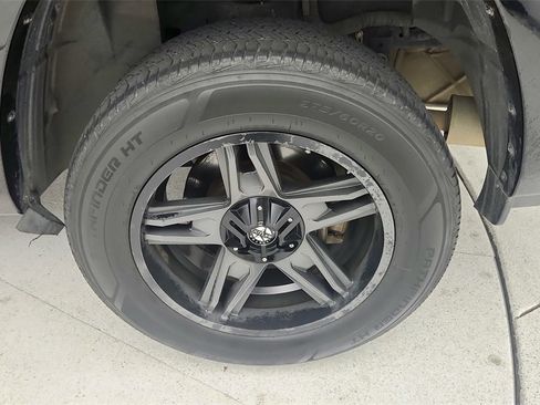 Used 2019 RAM 1500 Laramie image 30