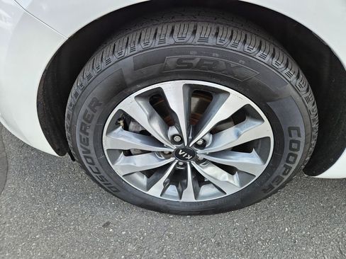 Used 2015 Kia Sedona SX image 14