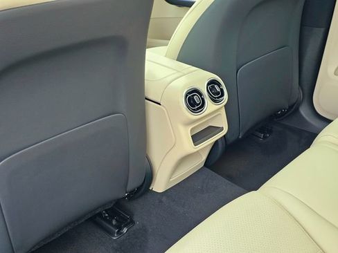 New 2026 Mercedes-Benz GLC 300 4MATIC image 23
