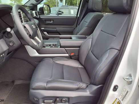 Used 2024 Toyota Tundra Platinum AWD/4WD image 26