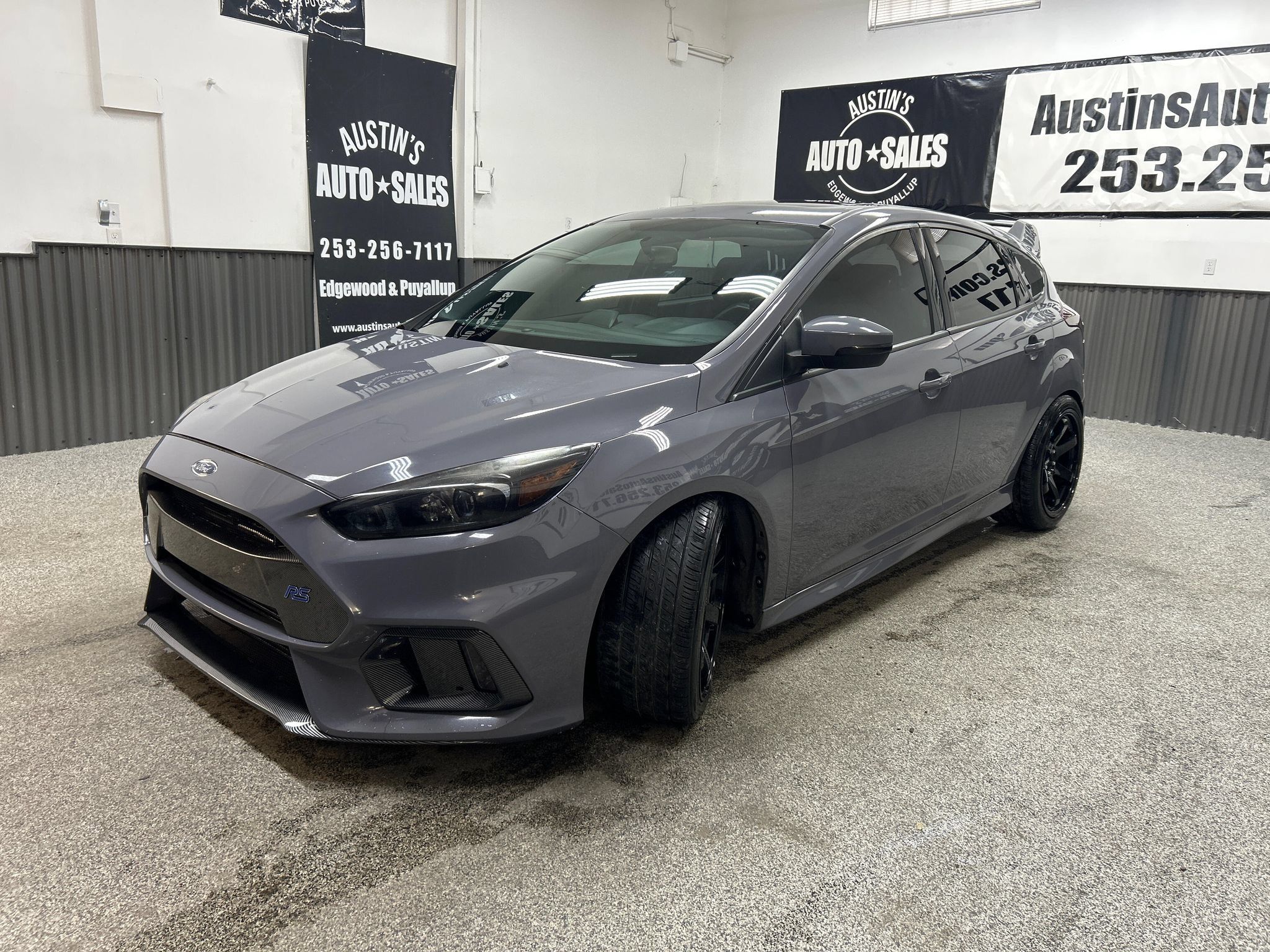 Used 2017 Ford Focus RS AWD/4WD image 3