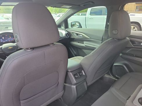 Used 2025 Chevrolet Equinox EV LT w/ Comfort Package FWD image 9
