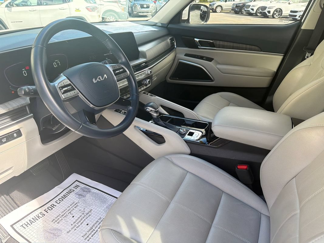 Used 2023 Kia Telluride EX w/ EX Captain's Chair Package FWD image 13