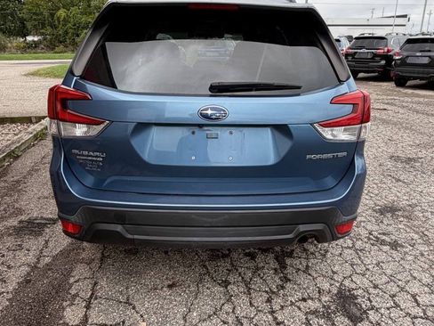 Used 2019 Subaru Forester Premium AWD/4WD image 5