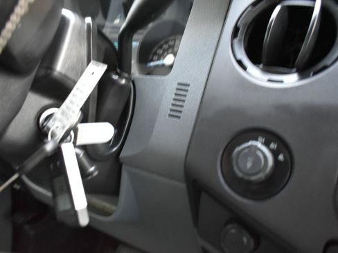 Used 2012 Ford F250 XL w/ PWR Equipment Group AWD/4WD image 28