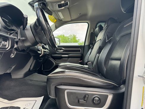 Used 2022 RAM 1500 Laramie AWD/4WD image 17