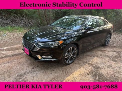 Used 2018 Ford Fusion Titanium FWD image 3