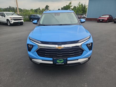 Used 2024 Chevrolet TrailBlazer LT w/ LT Cold Weather Package AWD/4WD image 3