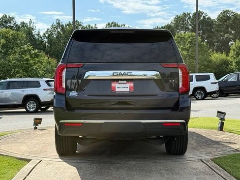 Used 2023 GMC Yukon XL SLT AWD/4WD image 6