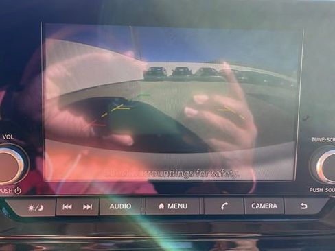 Used 2025 Nissan Pathfinder SV image 19