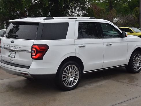 Used 2024 Ford Expedition Limited AWD/4WD image 7