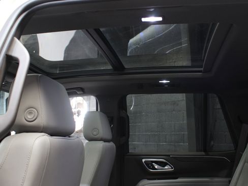 Used 2021 Chevrolet Tahoe LT w/ LT Signature Package image 23