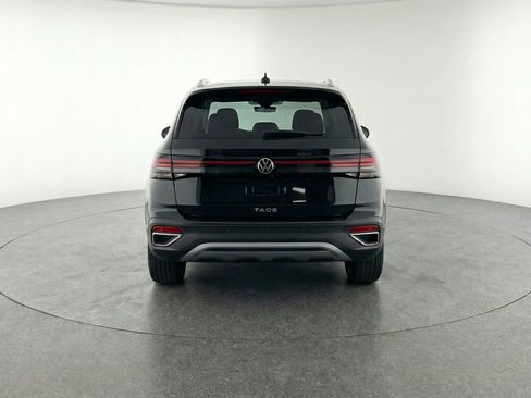 Used 2025 Volkswagen Taos SE image 7