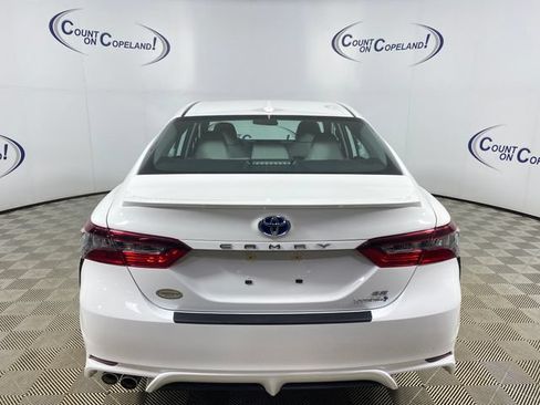 Used 2024 Toyota Camry SE FWD image 5