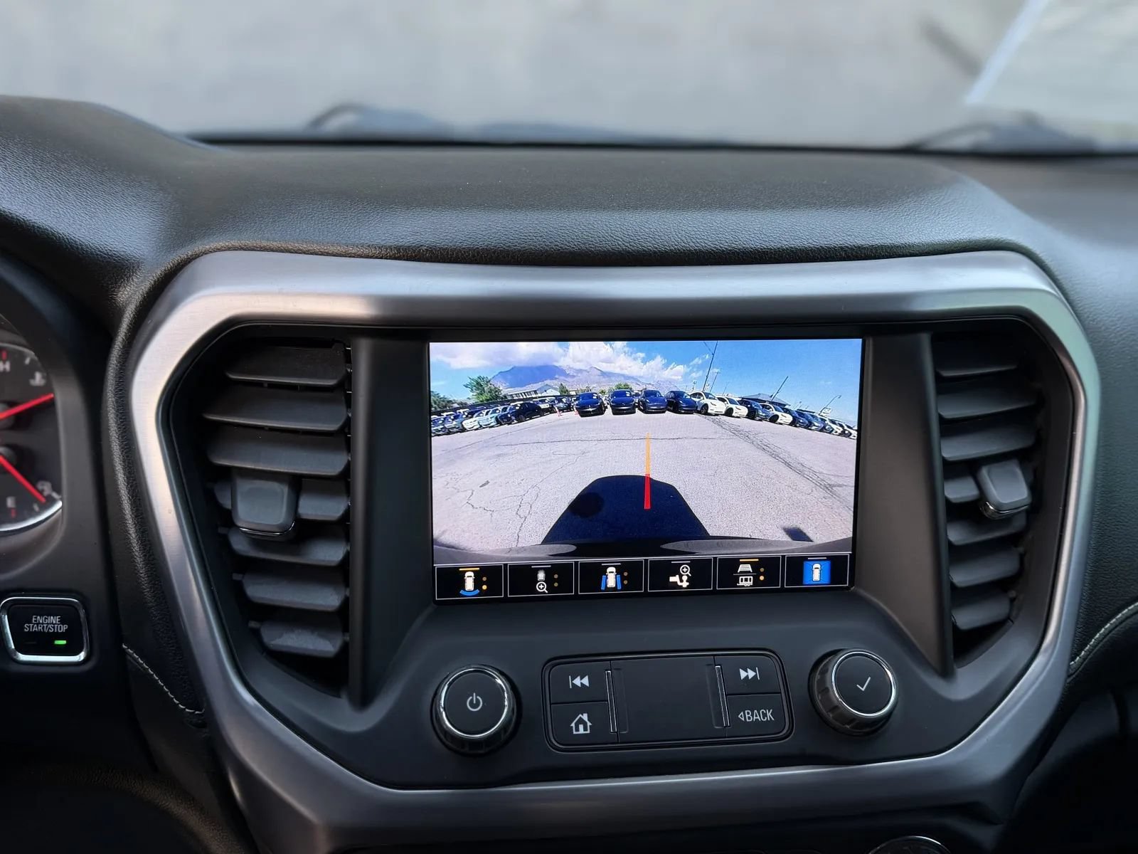 Used 2022 GMC Acadia AT4 w/ Technology Package AWD/4WD image 37