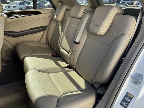Used 2015 Mercedes-Benz ML 350 ML 350 4MATIC AWD 4dr SUV w/ Premium 1 Package image 10
