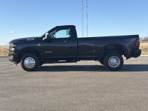 Used 2025 RAM 3500 Big Horn image 27