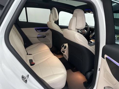 Used 2026 Mercedes-Benz GLC 300 image 24