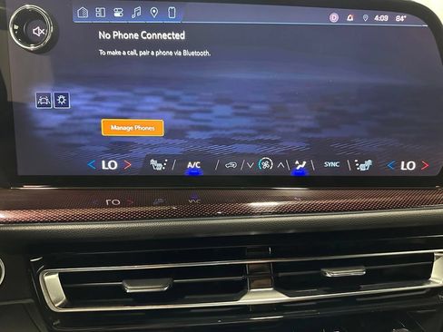 Used 2025 Chevrolet Traverse Z71 w/ Driver Confidence Package AWD/4WD image 29