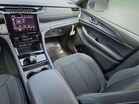 New 2025 Jeep Grand Cherokee L Laredo w/ Luxury Tech Group I image 13