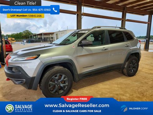 Used 2015 Jeep Cherokee Trailhawk w/ Comfort/Convenience Group AWD/4WD image 1