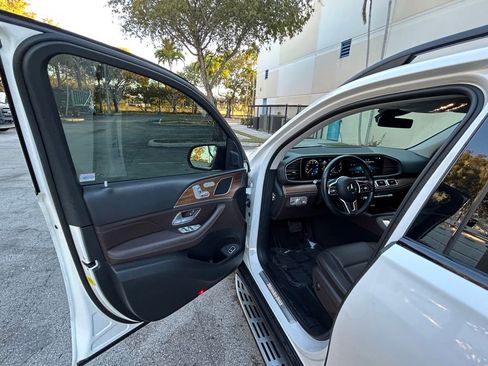 Used 2023 Mercedes-Benz GLE 450 4MATIC w/ AMG Line Exterior image 25