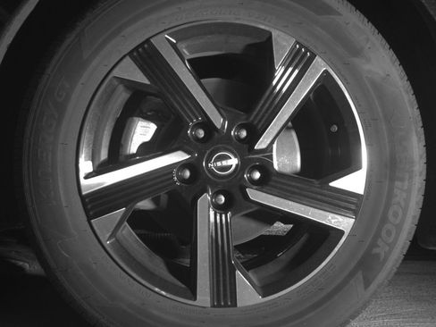 Used 2025 Nissan Sentra SV FWD image 12