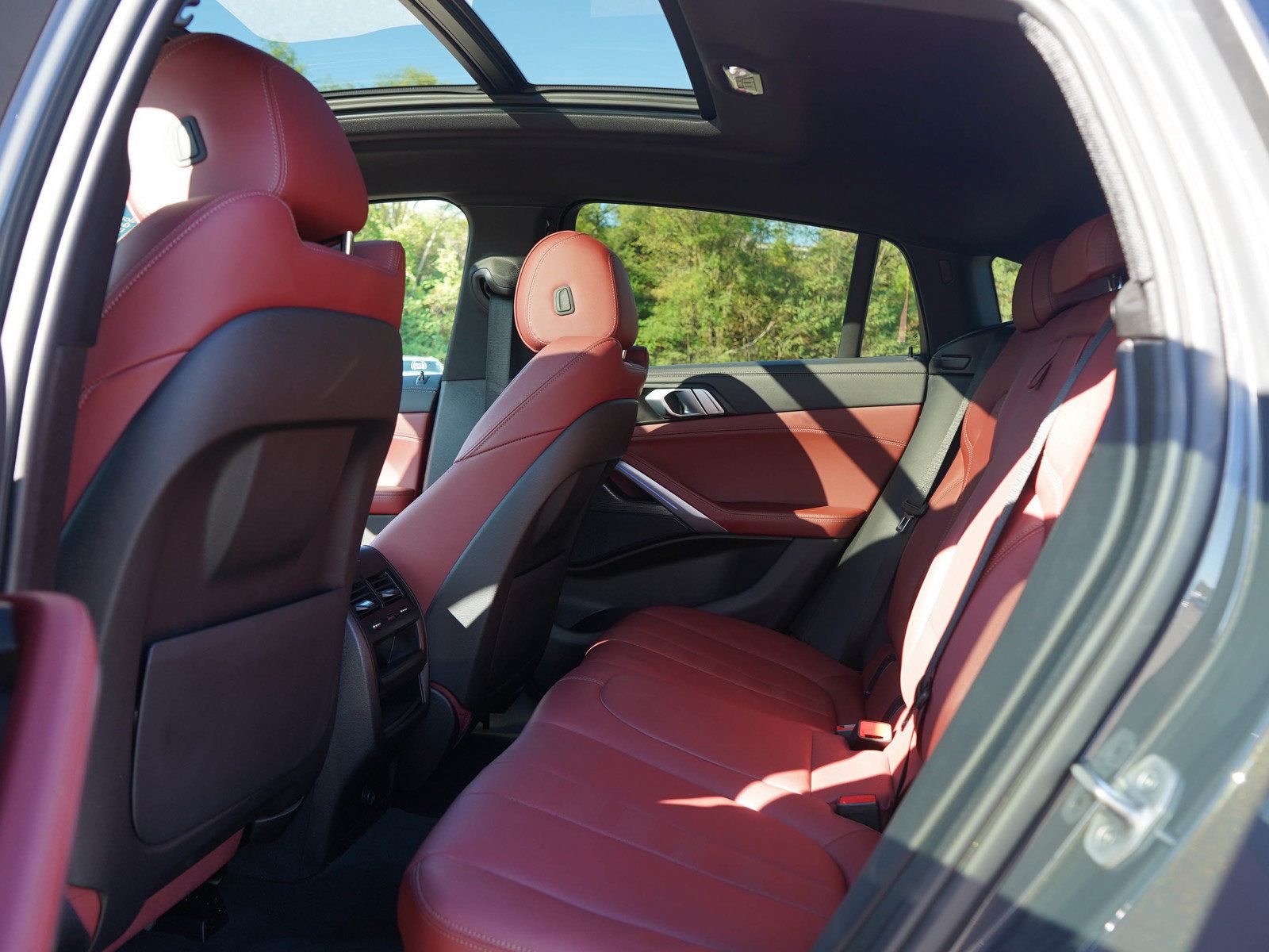 Used 2022 BMW X6 xDrive40i AWD/4WD image 15