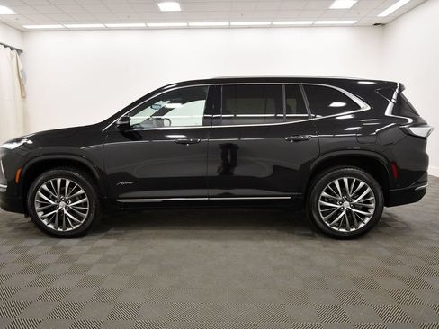 Used 2025 Buick Enclave Avenir w/ Super Cruise Package AWD/4WD image 4