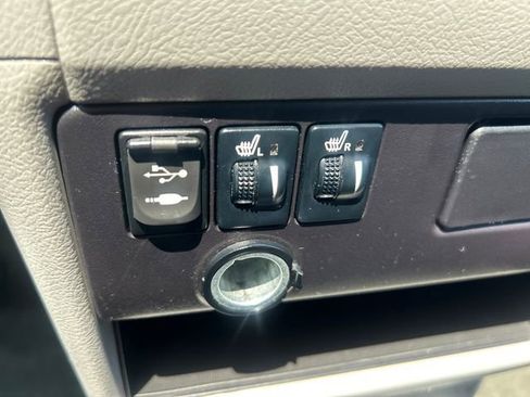 Used 2017 Toyota Sienna XLE w/ XLE Navigation Package AWD/4WD image 32