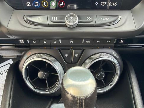 Used 2022 Chevrolet Camaro LT w/ Technology Package RWD image 27