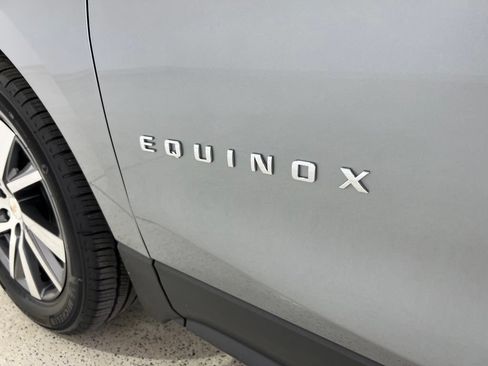 Used 2024 Chevrolet Equinox LT FWD image 28