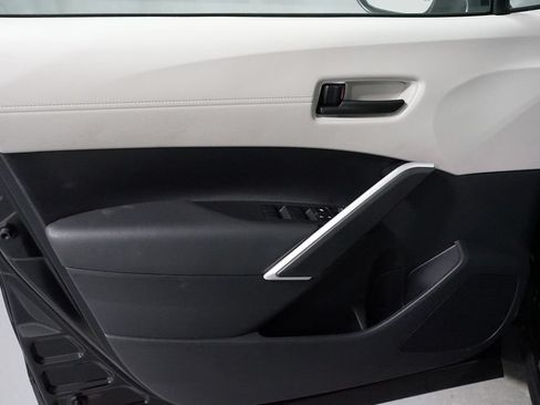 Certified 2026 Toyota Corolla Cross L FWD image 27