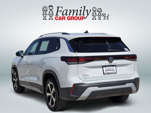 New 2026 Volkswagen Tiguan SE FWD image 3