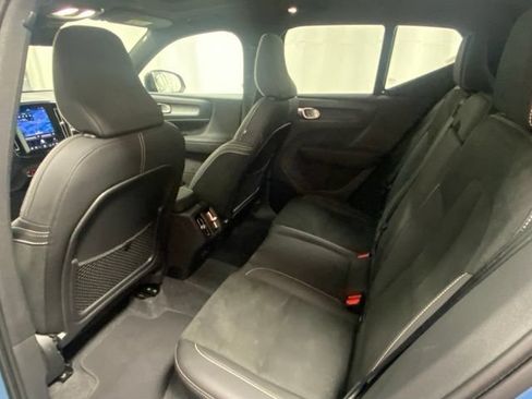 Certified 2025 Volvo XC40 B5 Plus AWD/4WD image 13